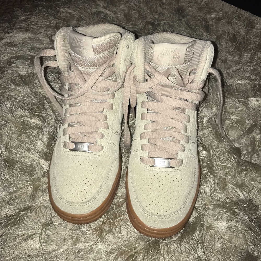 Nike Air Force One mids
